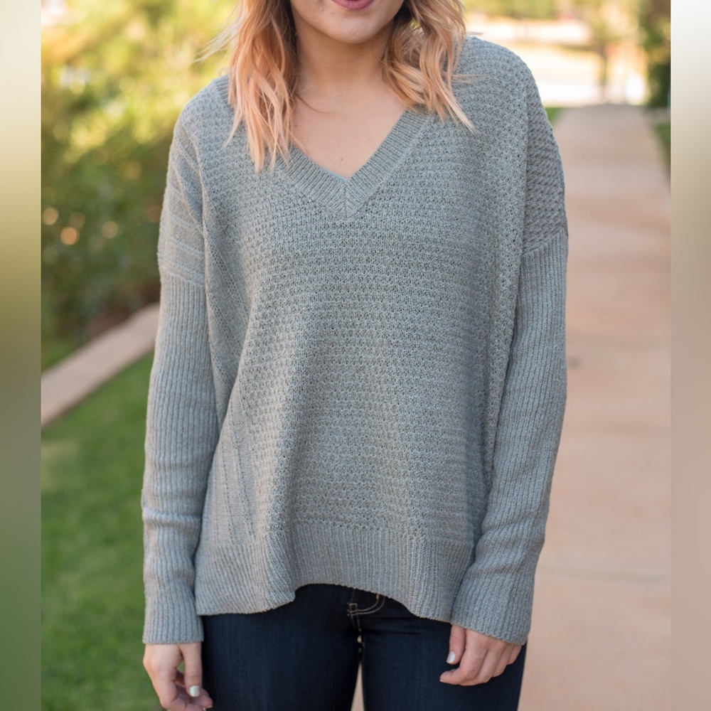 Lush v neck sweater size L